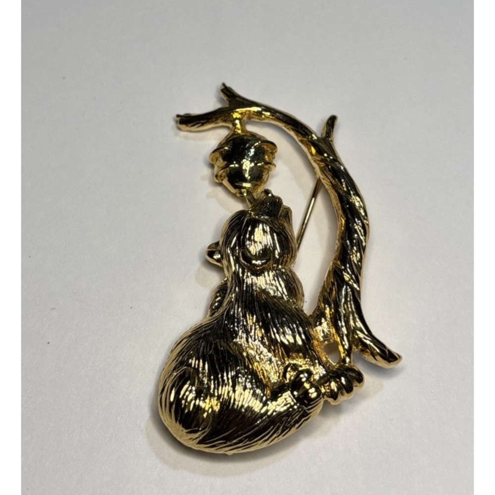 Vintage 1980s Signed RA Honey Bear Beehive Brooch Gold Tone Figural 2"